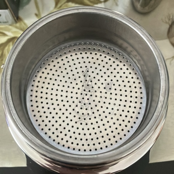 Bialetti Venus Stainless Steel Moka Pot - Picture 5 of 7